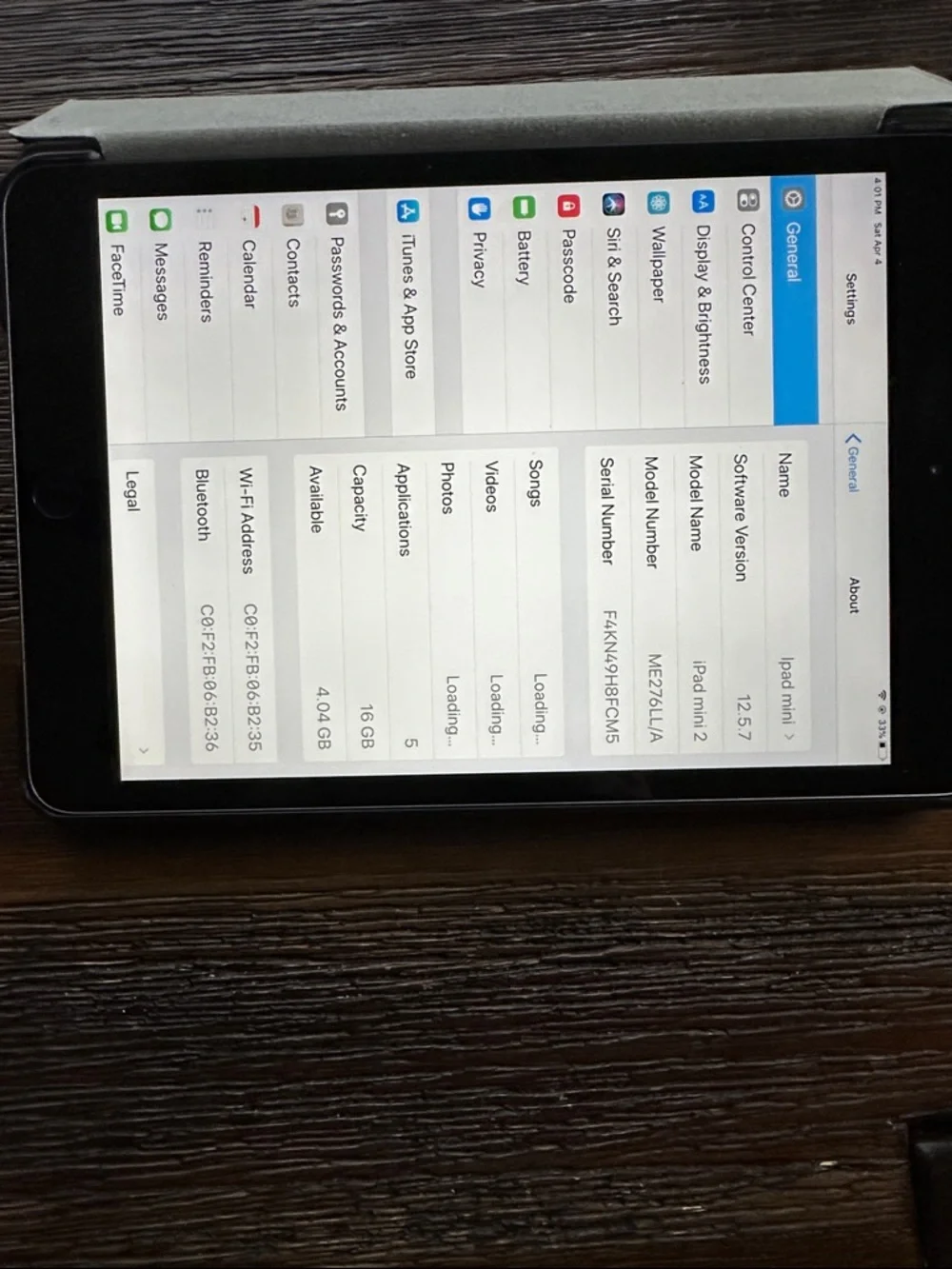 Apple iPad mini 2 in Black with Gray Folio Case